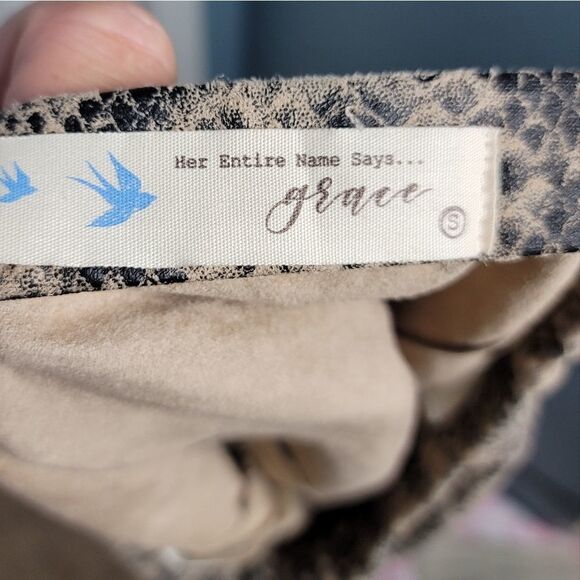 HER ENTIRE NAME SAYS... GRACE Skirt - Picture 5 of 5